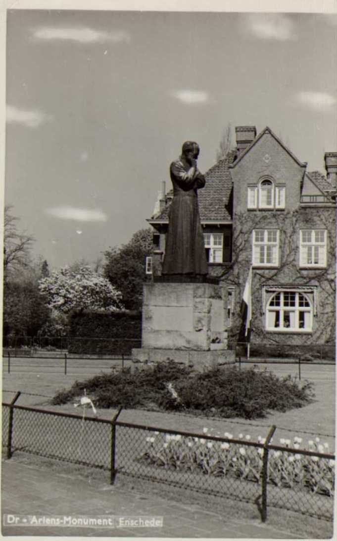 Dr.-Ariens-Monument--1964.jpg