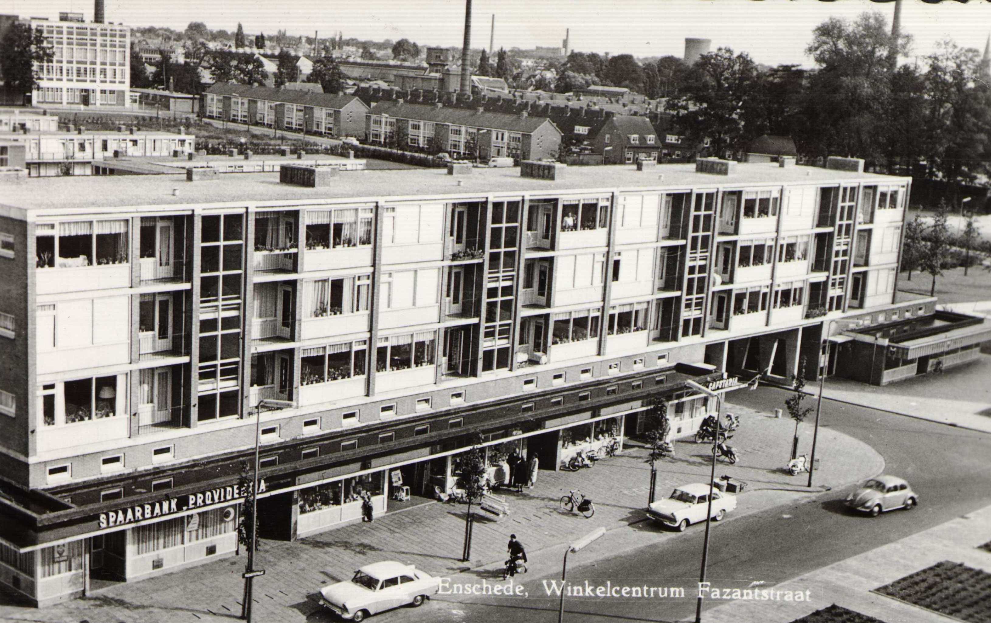 Winkelcentrum-Mekkelholt-1965-39c6009d.jpg